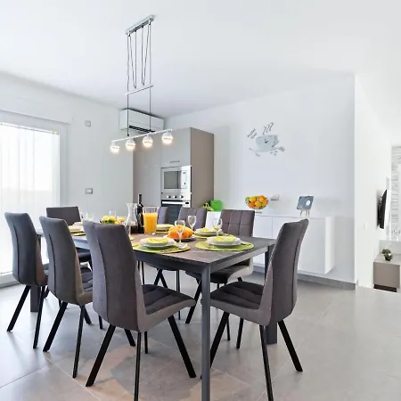 Serene Holiday In Novigrad With Private Pool Villa