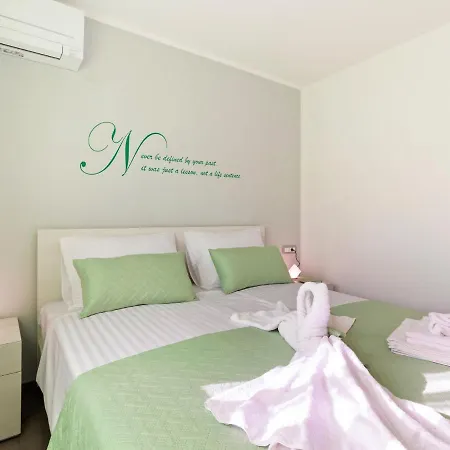 Serene Holiday In Novigrad With Private Pool