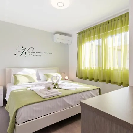 Serene Holiday In Novigrad With Private Pool