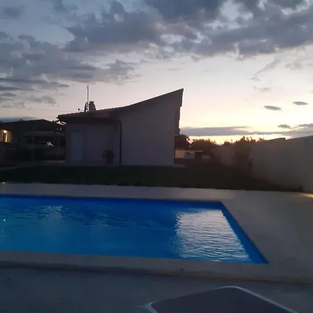 Serene Holiday In Novigrad With Private Pool
